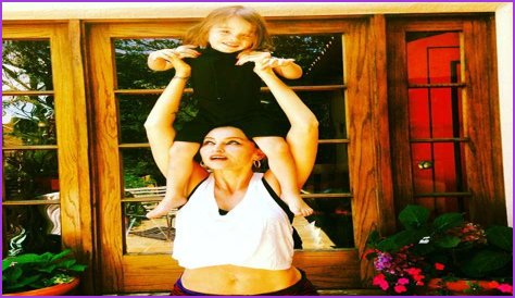 Drea de Matteo, 47, poses with her daughters Waylon and Alabama